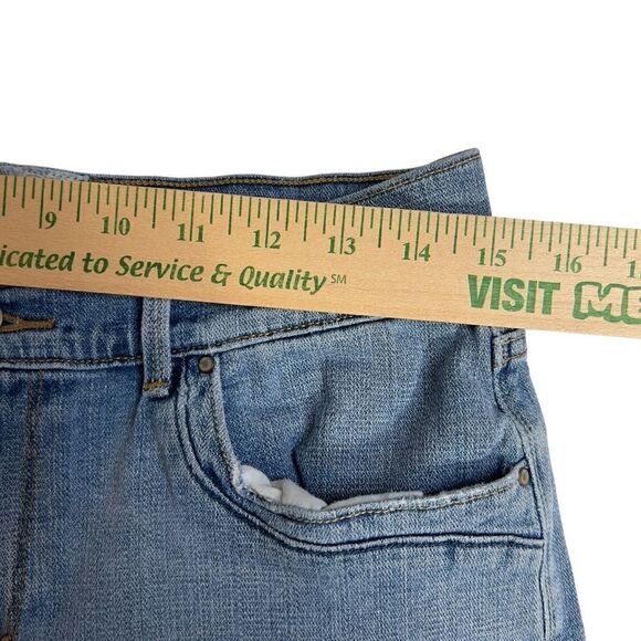 Levi's San Francisco high rise  Denim Shorts Red Tab Size 8 - Picture 14 of 16